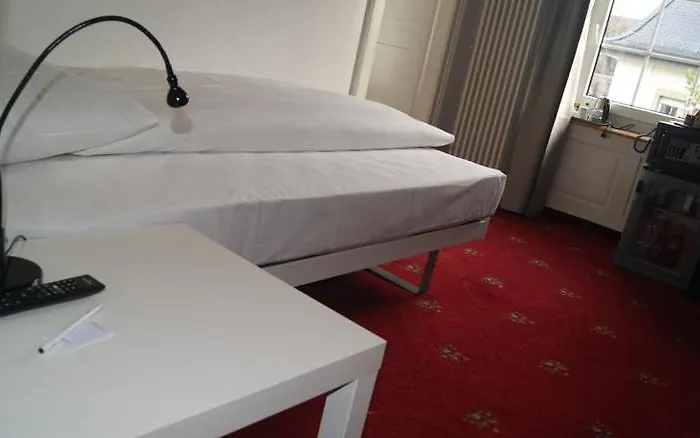 スイス ナイト バイ ファスビンド